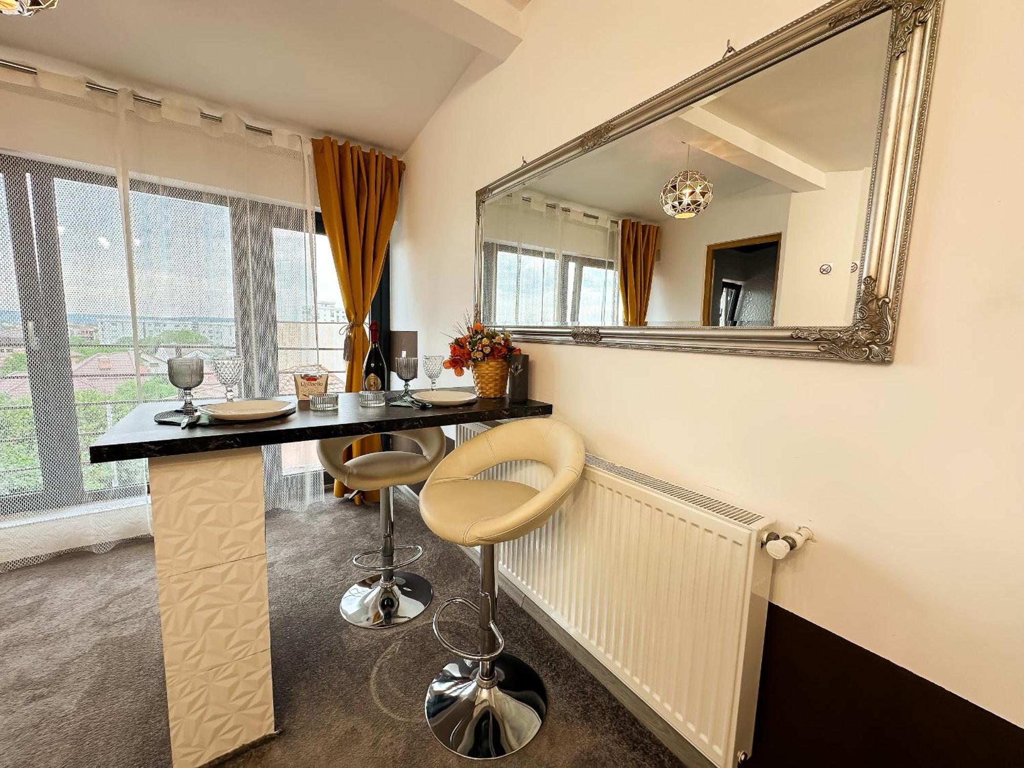 The Royal - Studio With Balcony & Panoramic View Κραϊόβα Εξωτερικό φωτογραφία